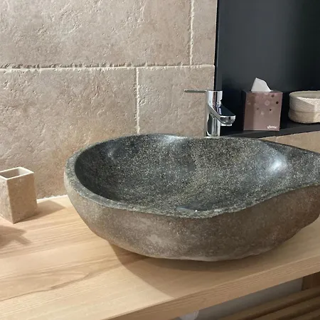 Domaine De Verteilhac Le Jardin De Clemence, 6 Personnes Piscine Chauffee Casa de Férias