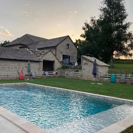 Domaine De Verteilhac Le Jardin De Clemence, 6 Personnes Piscine Chauffee Casa de Férias Banassac
