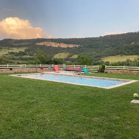 Domaine De Verteilhac Le Jardin De Clemence, 6 Personnes Piscine Chauffee Banassac